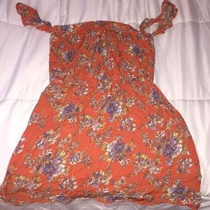 Floral dress with pockets!